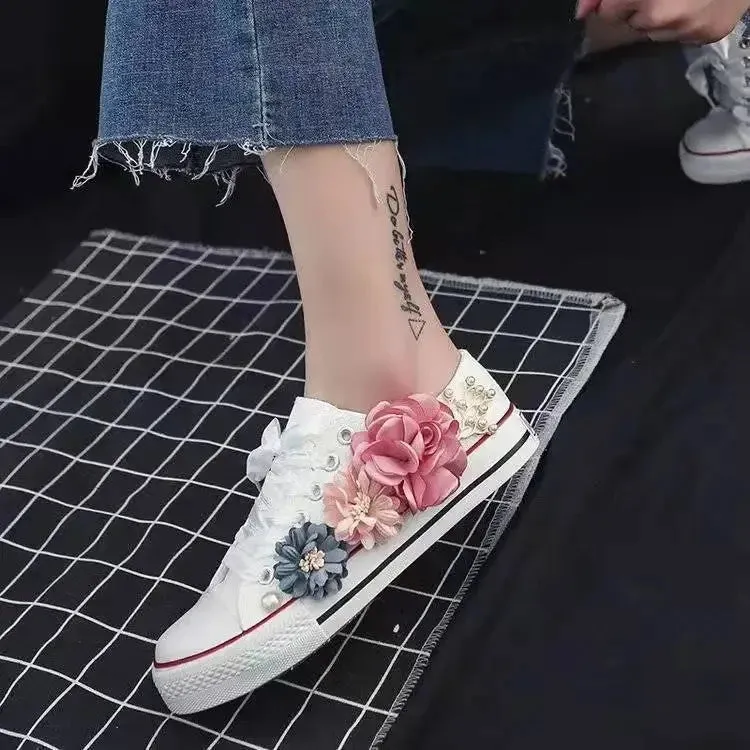 binfenxie  -  Women's Sports Shoes High-top Canvas Shoes Sweet Lace-up Shoes for Women White / Black Flowers Student Pretty Fairy Sneakers